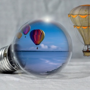 Ballon et ampoule, ambiance science-fiction